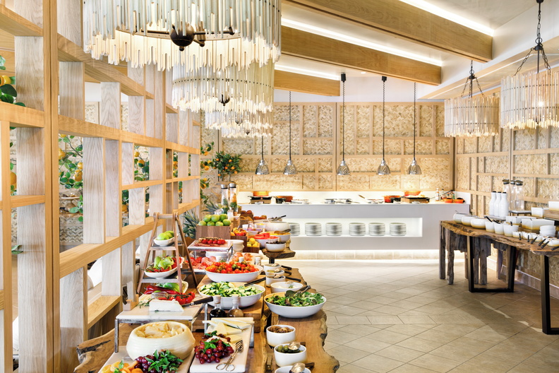 Tiara Holidays - Ikos Dassia - kerkyra restaurant breakfats